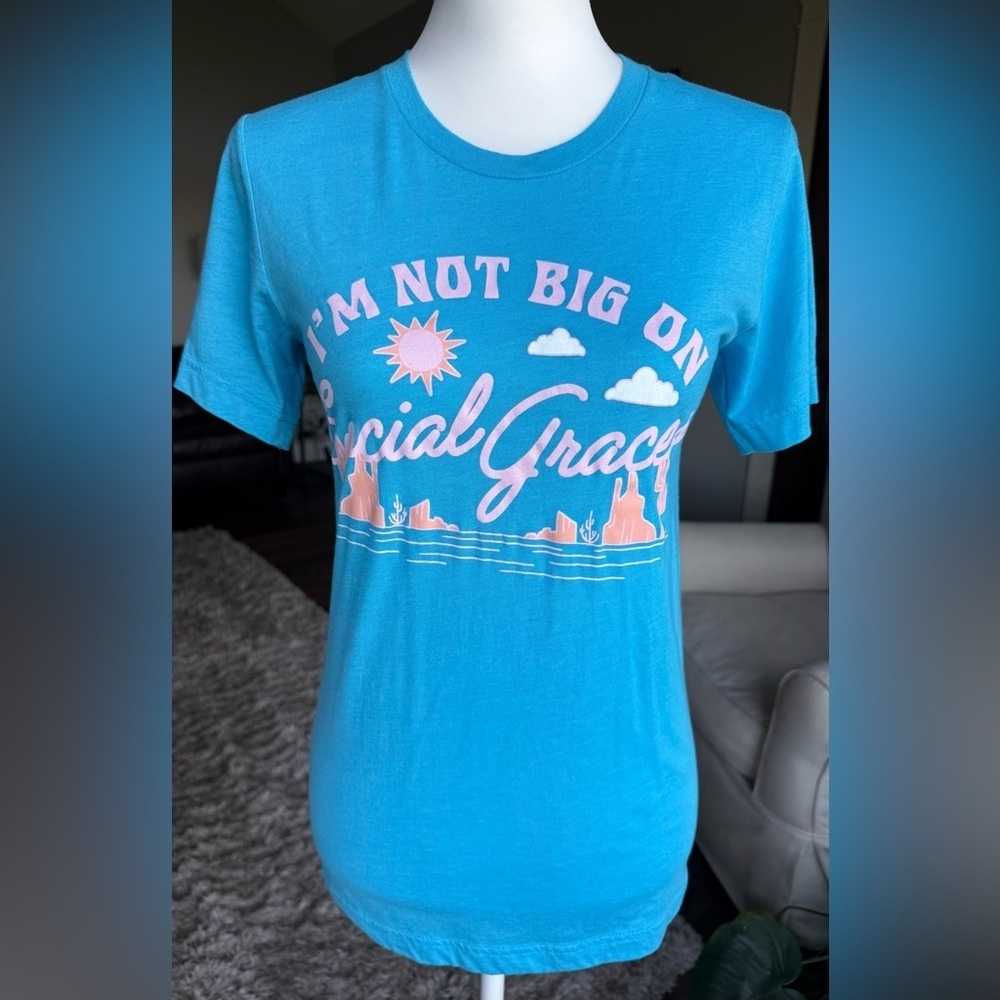Kaeraz XS Social Graces Garth Brooks Blue Graphic Tee - Short Sleeve